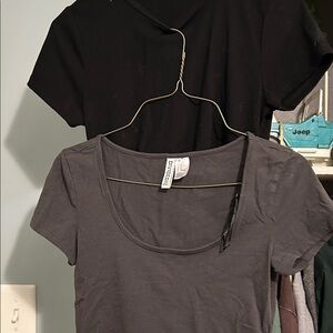 Divided Dark Gray Women's Short Sleeve Top